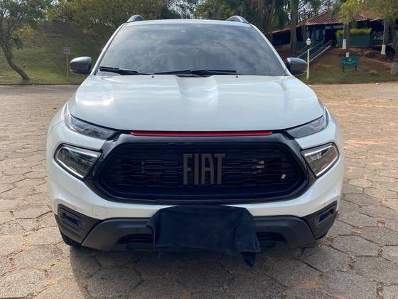 FIAT TORO 2.0 16V TURBO DIESEL ULTRA 4WD AT9 FIAT TORO 2.0 16V TURBO DIESEL ULTRA 4WD AT9